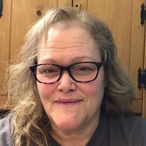 Meet your Posher, Tia